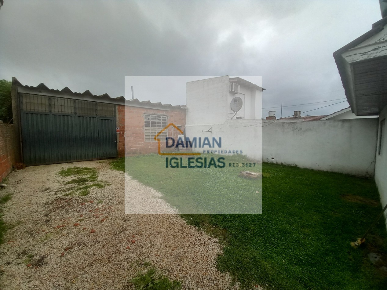 CASA 3AMB APTO CREDITO PERMUTA con GALPON PARQUE LOTE PROPIO