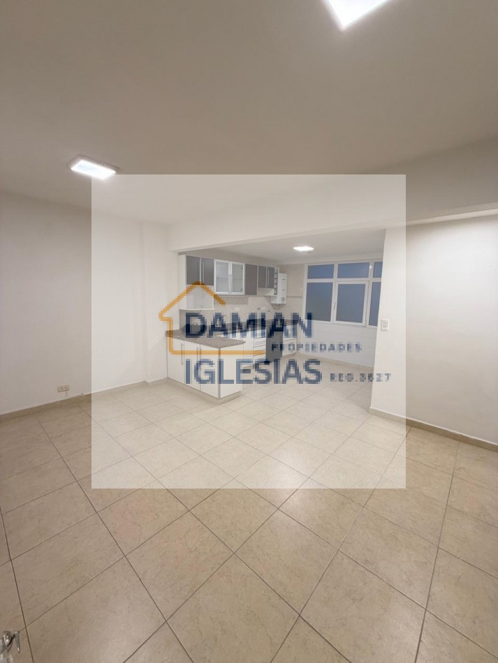 VENTA 2AMB CENTRO CON DEPENDENCIA 