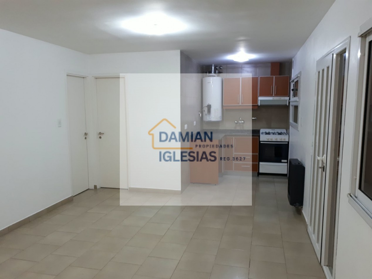 ALQUILER 2AMB EXCELENTE 1er PISO x ESCALERA BALCON PARQUE LURO 