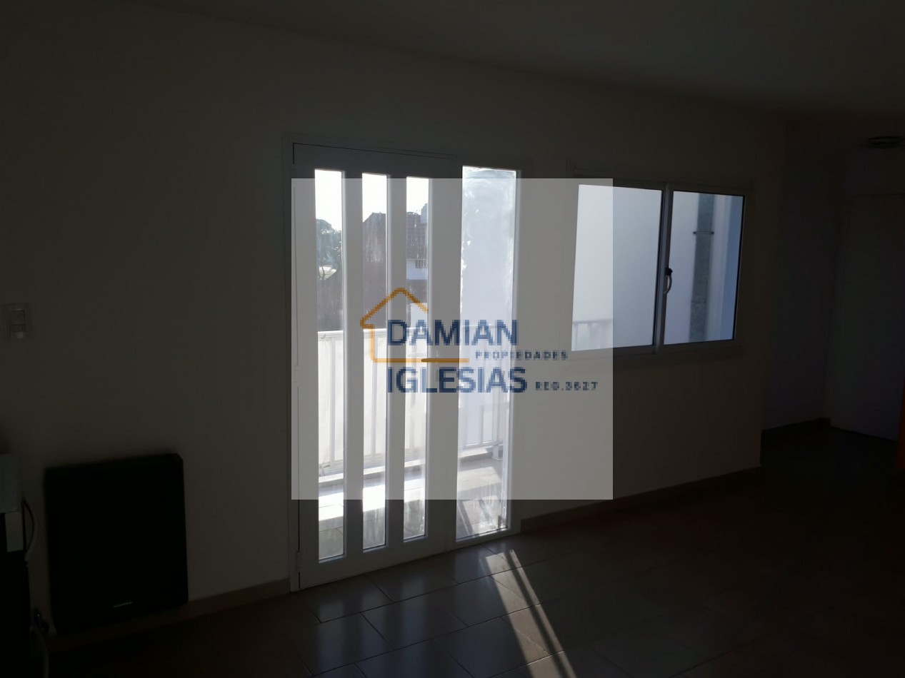 ALQUILER 2AMB EXCELENTE 1er PISO x ESCALERA BALCON PARQUE LURO 