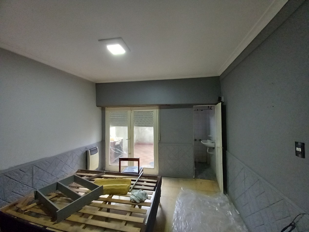 ALQUILER $360.000 MAS $50.000 de LUZ GAS Y AGUA PH 2 AMB ORIGINAL PATIO ORTIZ de ZARATE al 8.400