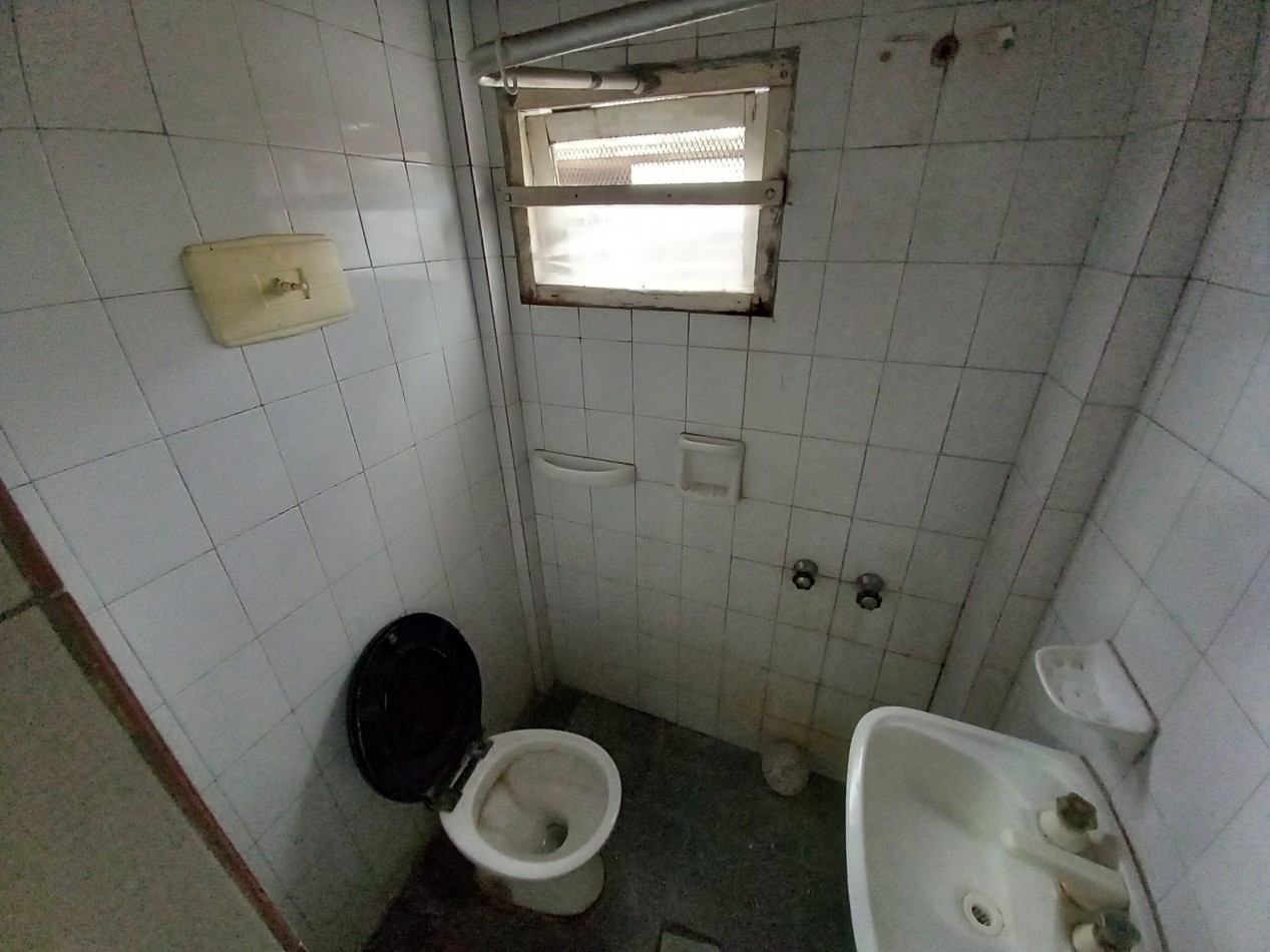 ALQUILER $360.000 MAS $50.000 de LUZ GAS Y AGUA PH 2 AMB ORIGINAL PATIO ORTIZ de ZARATE al 8.400