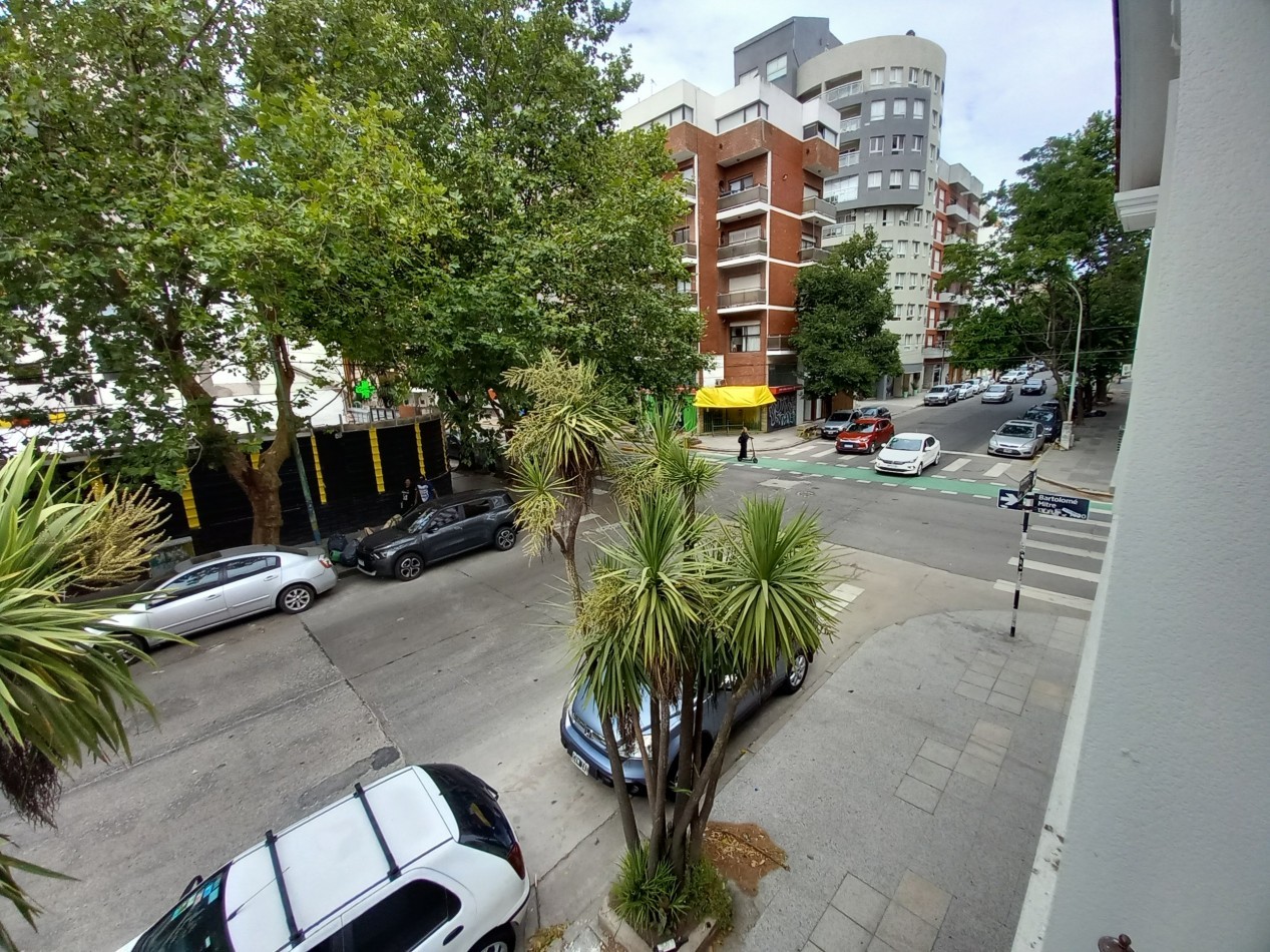 ALQUILER USO PROFESIONAL CASA 6AMB 3 BAÑOS COCHERA 