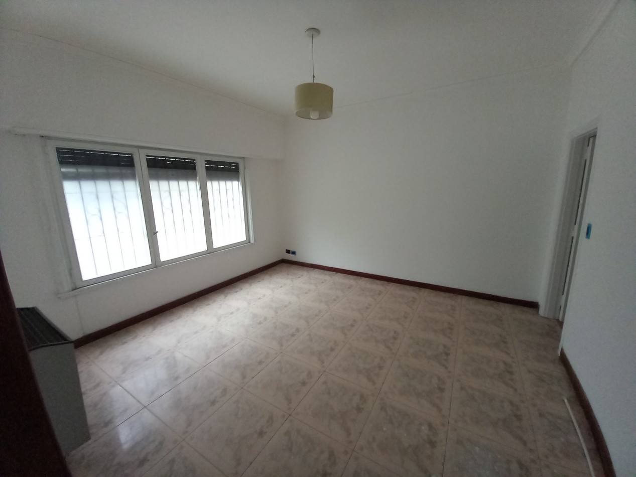 ALQUILER USO PROFESIONAL CASA 6AMB 3 BAÑOS COCHERA 