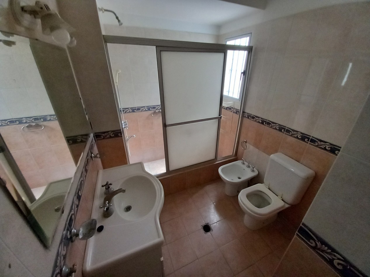 ALQUILER USO PROFESIONAL CASA 6AMB 3 BAÑOS COCHERA 