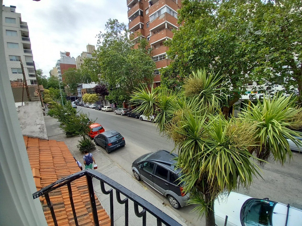 ALQUILER USO PROFESIONAL CASA 6AMB 3 BAÑOS COCHERA 