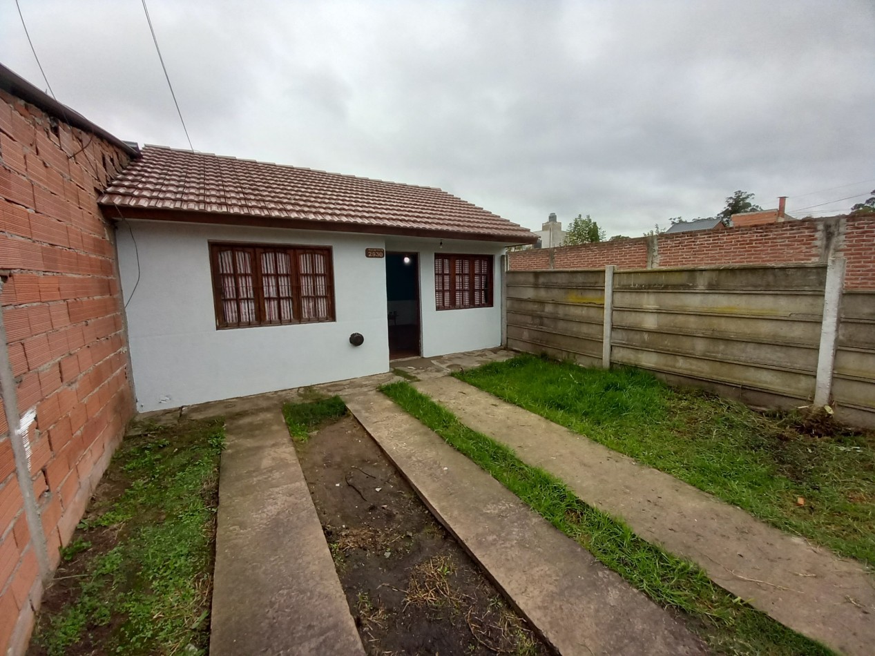ALQUILER PH CASA 3 AMB COCHERA DESCUBIERTA y PATIO VUCETICH al 2900
