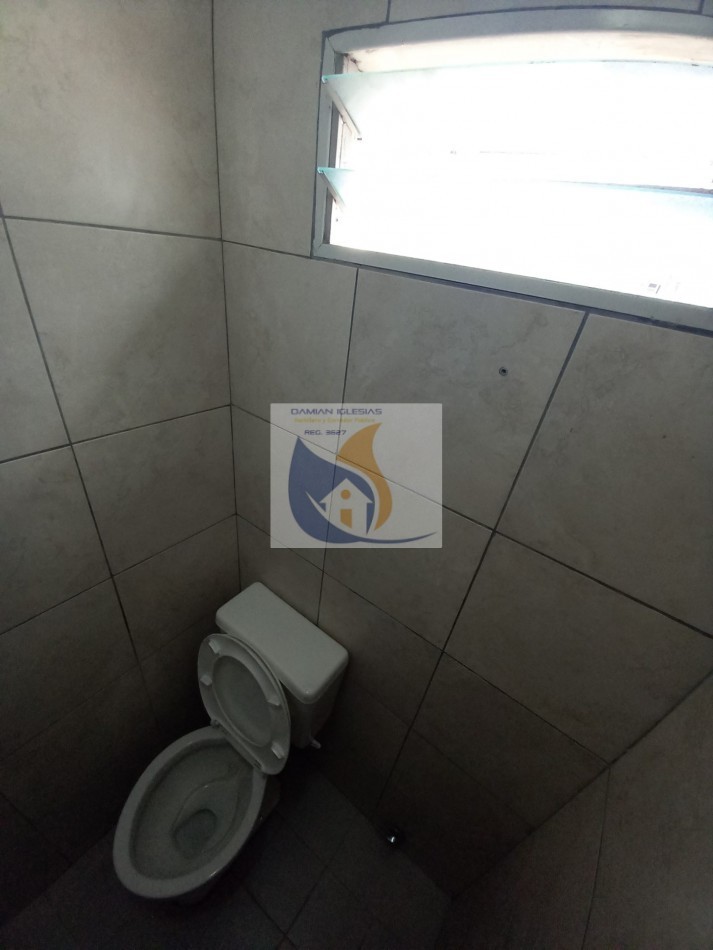 ALQUILER OFICINA CHICA con AIRE ACONDICIONADO