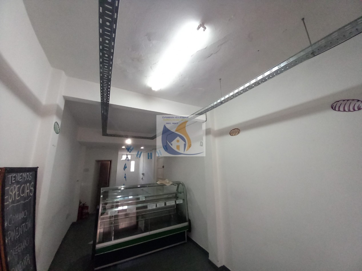 ALQUILER OFICINA CHICA con AIRE ACONDICIONADO