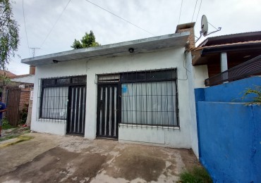 2 Casas a REMODELAR con 2 LOCALES LOTE Estrobel  6000