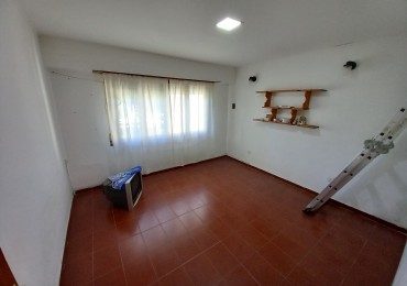  CASA 4AMB 2 BAÑOS PARQUE y COCHERA -MAS DEPARTAMENTO A TERMINAR