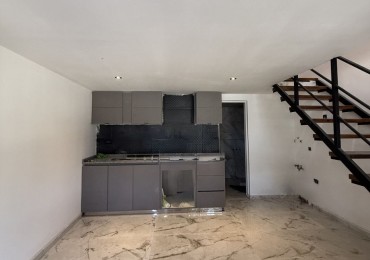 VENTA DUPLEX 2AMB RECICLADO FRENTE 