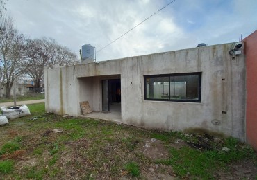 VENTA CASA MODERNA A TERMINAR CAMET NORTE 