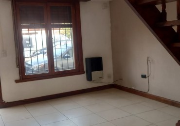 VENTA DUPLEX ORIGINAL CON PATIO PLANTA BAJA 