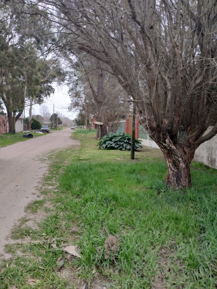 LOTE DE 420M2 EN FELIX U. CAMET VENDE O PERMUTA